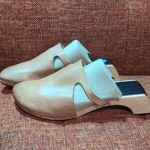 COLE HAAN Resort Brown Leather Wood Clog Sandals Womens Size 9 B